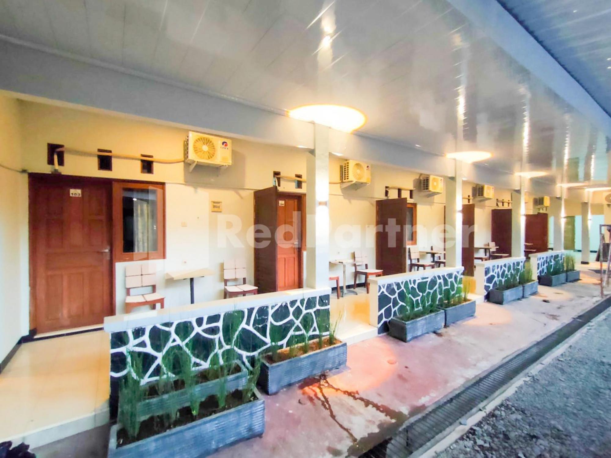 The Paragon Hotel Cilacap Redpartner Kültér fotó
